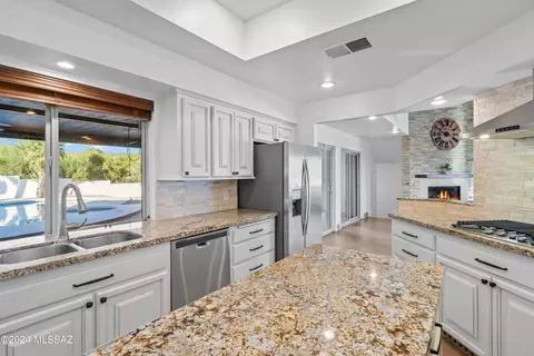 5381 E River Rd, Tucson, AZ 85718 photo 29