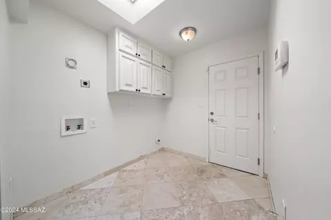 5381 E River Rd, Tucson, AZ 85718 photo 32