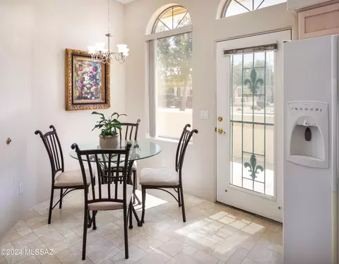 2368 W Via Di Silvio, Tucson, AZ 85741