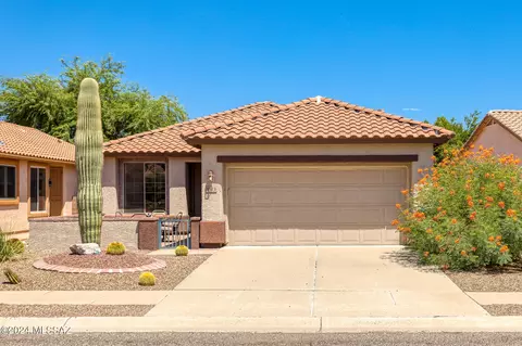 9513 N Twinkling Shadows Way, Tucson, AZ 85743