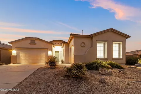 1242 W Keuhne Ct, Oro Valley, AZ 85755