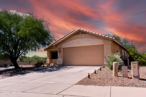9487 N Winter Wren Ave, Tucson, AZ 85742