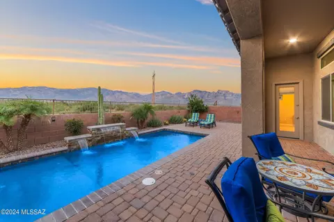 13260 N Cape Marigold Dr, Oro Valley, AZ 85755