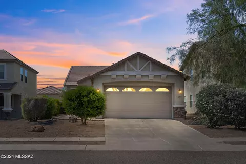4704 W Calatrava Ln, Tucson, AZ 85742