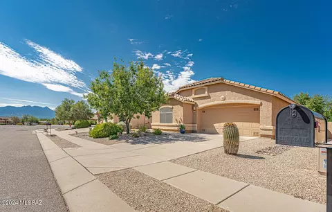 1621 N Rio La Junta, Green Valley, AZ 85614
