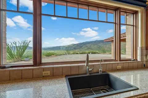 Kitchen - 20705 E Marsh Station Rd, Vail, AZ 85641 photo 4 of 4