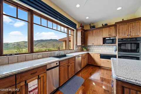 Kitchen - 20705 E Marsh Station Rd, Vail, AZ 85641 photo 2 of 4