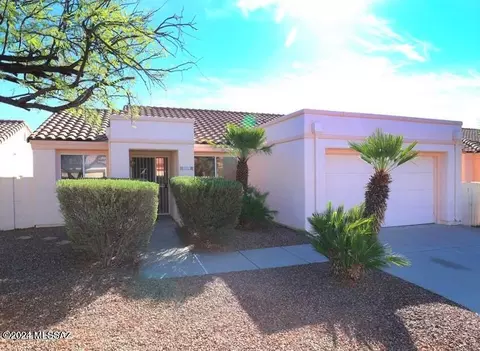 3330 W Desert Bend Loop, Tucson, AZ 85742