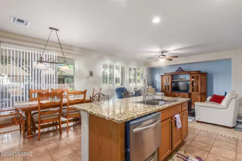 10599 E Rose Hill St, Tucson, AZ 85747 photo 5