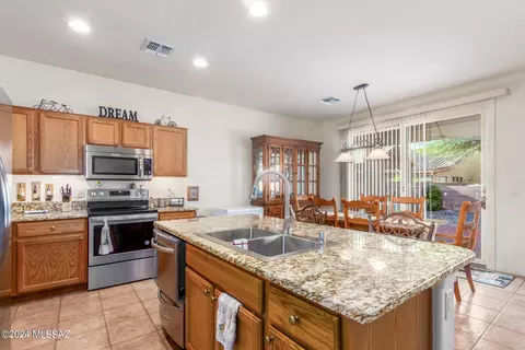 10599 E Rose Hill St, Tucson, AZ 85747 photo 8