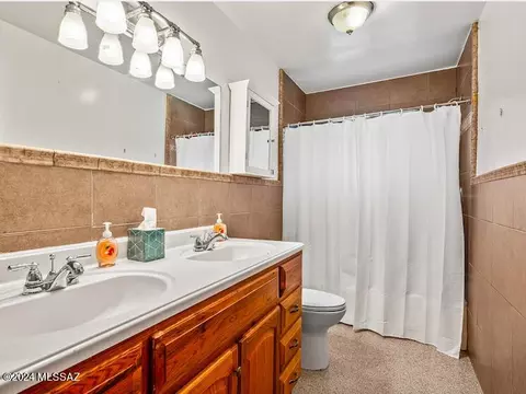 Bath - 1441 E Spring St, Tucson, AZ 85719 photo 1 of 2