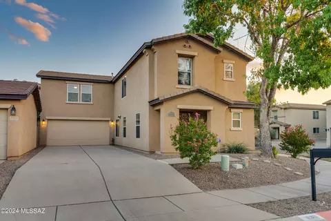 4136 E Babbling Brook Dr, Tucson, AZ 85712 photo 2