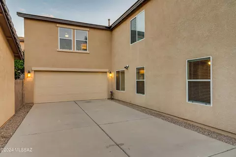 4136 E Babbling Brook Dr, Tucson, AZ 85712 photo 4