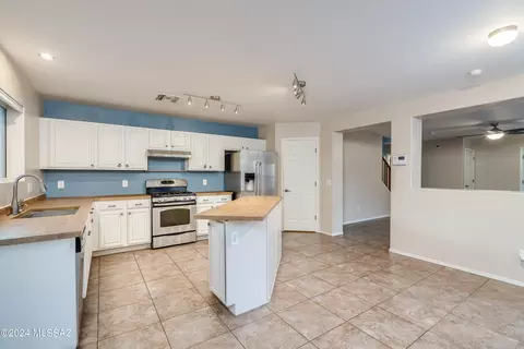 4136 E Babbling Brook Dr, Tucson, AZ 85712 photo 10