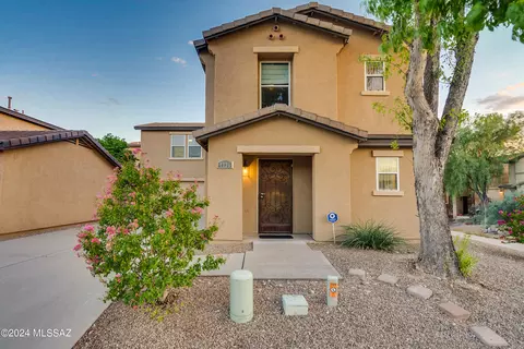4136 E Babbling Brook Dr, Tucson, AZ 85712 photo 3