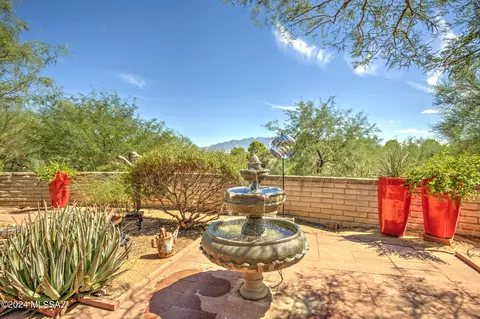 765 S Corpino De Pecho, Green Valley, AZ 85614