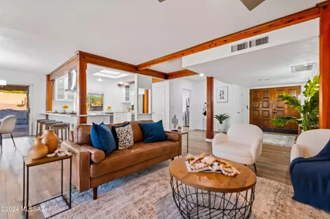 10775 E Calle Vaqueros, Tucson, AZ 85749