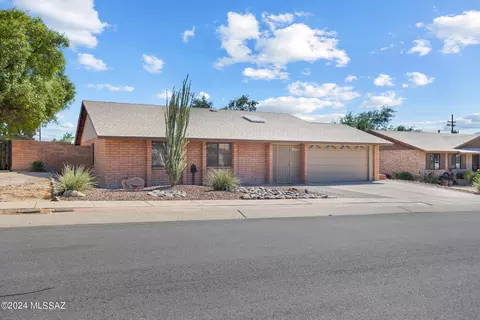 3373 W Treeline Dr, Tucson, AZ 85741