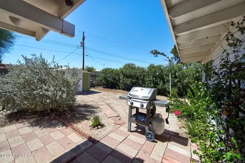 8832 E Cooper St, Tucson, AZ 85710 photo 39