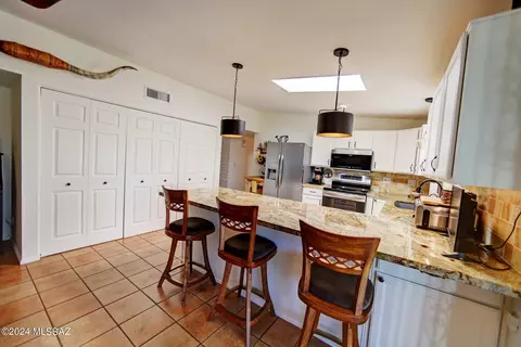 8832 E Cooper St, Tucson, AZ 85710 photo 13