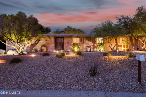 102 N Avenida De San Ramon, Tucson, AZ 85710