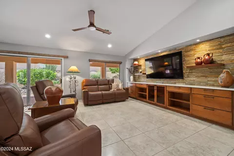 37318 S Vista Park Dr, Saddlebrooke, AZ 85739