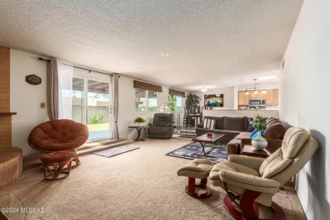 Living - 8532 E Beverly St, Tucson, AZ 85710 photo 1 of 5