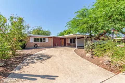 Exterior - 8532 E Beverly St, Tucson, AZ 85710 photo 3 of 9