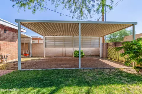 Exterior - 8532 E Beverly St, Tucson, AZ 85710 photo 6 of 9