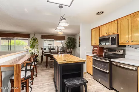 Kitchen - 8532 E Beverly St, Tucson, AZ 85710 photo 5 of 5