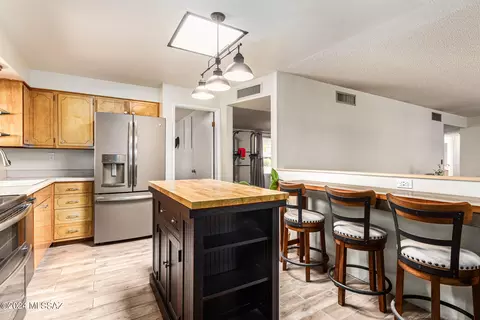 Kitchen - 8532 E Beverly St, Tucson, AZ 85710 photo 2 of 5