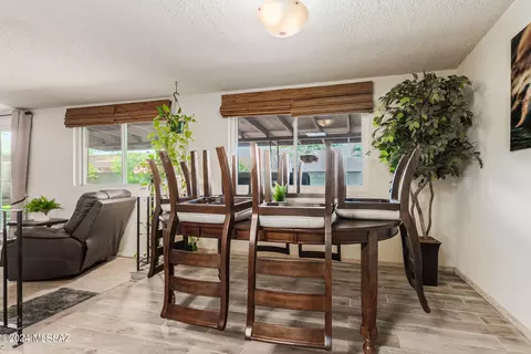 Dining - 8532 E Beverly St, Tucson, AZ 85710 photo 2 of 2