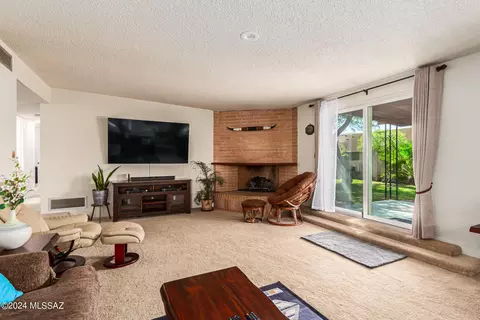 Living - 8532 E Beverly St, Tucson, AZ 85710 photo 5 of 5