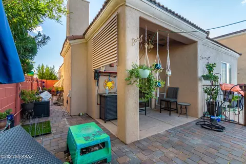Exterior - 585 E Pima Meadows Dr, Vail, AZ 85641 photo 6 of 7