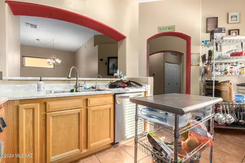 Kitchen - 585 E Pima Meadows Dr, Vail, AZ 85641 photo 3 of 4