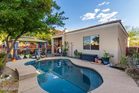 Exterior - 585 E Pima Meadows Dr, Vail, AZ 85641 photo 7 of 7