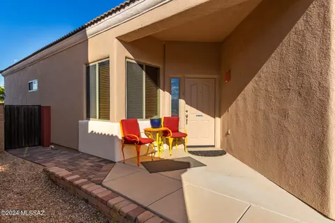 Exterior - 585 E Pima Meadows Dr, Vail, AZ 85641 photo 3 of 7