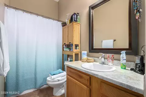 Bath - 585 E Pima Meadows Dr, Vail, AZ 85641 photo 2 of 2