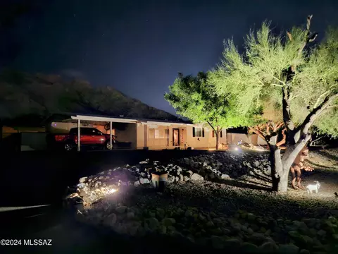 102 W Meadowbrook Dr, Oro Valley, AZ 85704