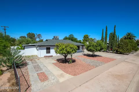 712 S Erin Ave, Tucson, AZ 85711