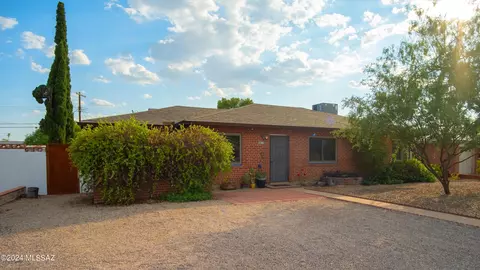 4834 E Cecelia St, Tucson, AZ 85711