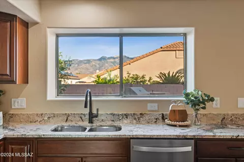 Kitchen - 60870 E Rock Ledge Loop, Saddlebrooke, AZ 85739 photo 2 of 4