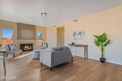 Living - 60870 E Rock Ledge Loop, Saddlebrooke, AZ 85739 photo 4 of 4