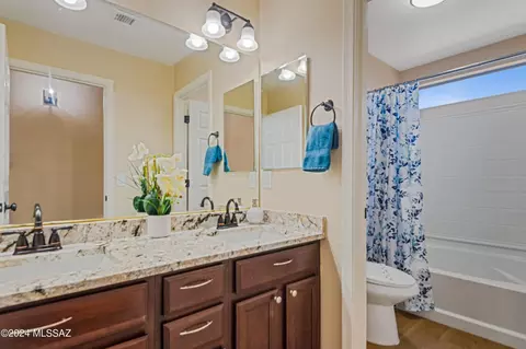 Bath - 60870 E Rock Ledge Loop, Saddlebrooke, AZ 85739 photo 3 of 4