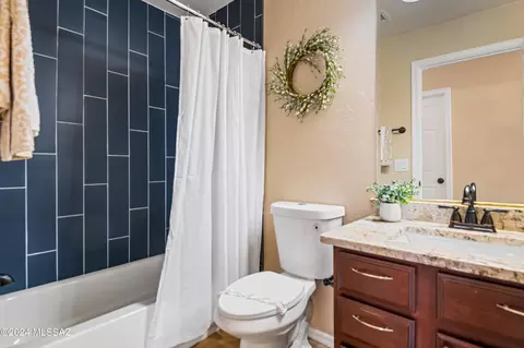 Bath - 60870 E Rock Ledge Loop, Saddlebrooke, AZ 85739 photo 4 of 4