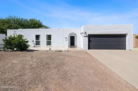 8610 E Lee Ln, Tucson, AZ 85715