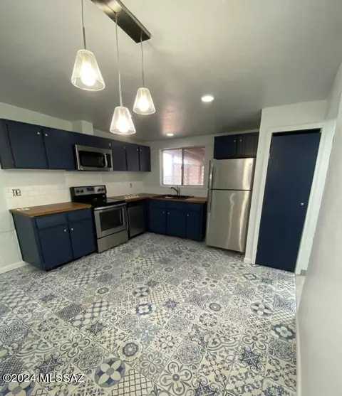3342 S Kolb Rd, Tucson, AZ 85730