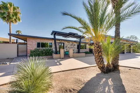 1101 W Samalayuca Dr, Tucson, AZ 85704