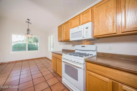 Kitchen - 9655 E Belasco Loop, Tucson, AZ 85748 photo 1 of 2
