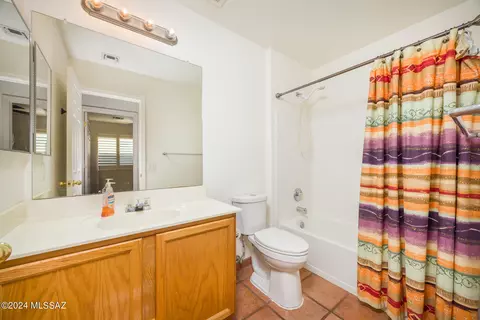 Bath - 9655 E Belasco Loop, Tucson, AZ 85748 photo 2 of 2